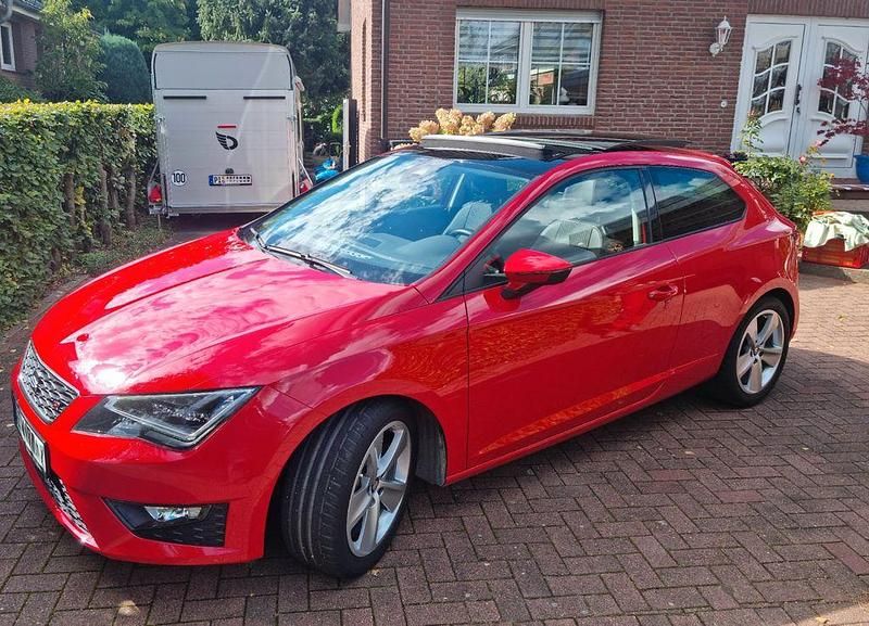Rot Gebraucht 2016 Seat Leon SC FR Kleinwagen | 14.650 € (Etwas zu teuer) - Bild 1/4