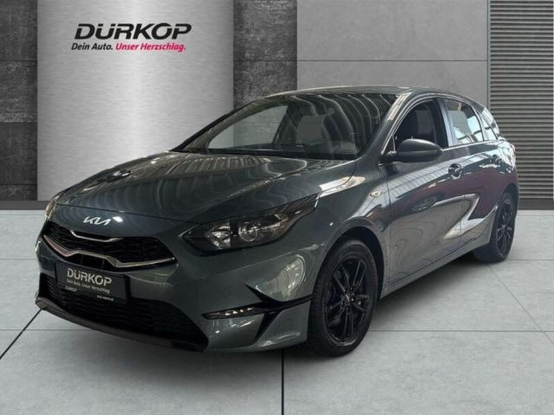 Gebraucht Kia Ceed Vision 120 PS (88 kW) 2022 (usg) yucca stahlgrau met. (metallic) Kleinwagen