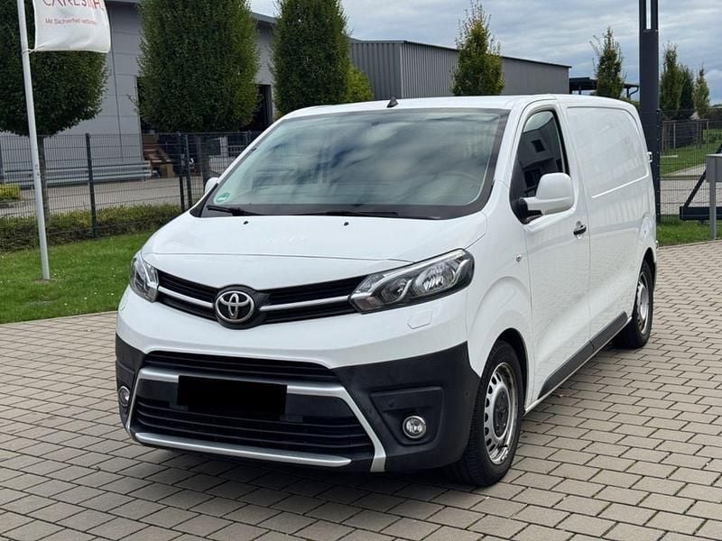 Weiß Gebraucht 2018 Toyota Proace Van | 9.900 € (Guter Preis) - Bild 1/4