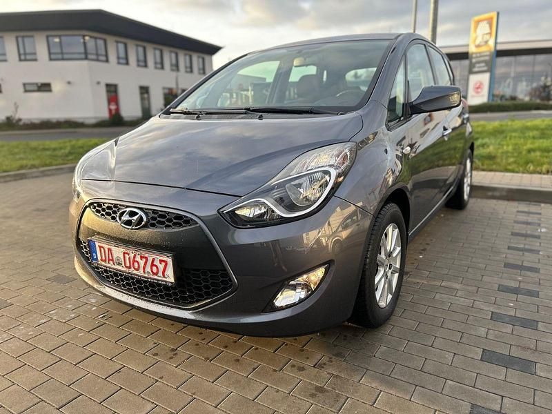 Gebraucht Hyundai ix20 90 PS (66 kW) 2017 Grau Kleinwagen