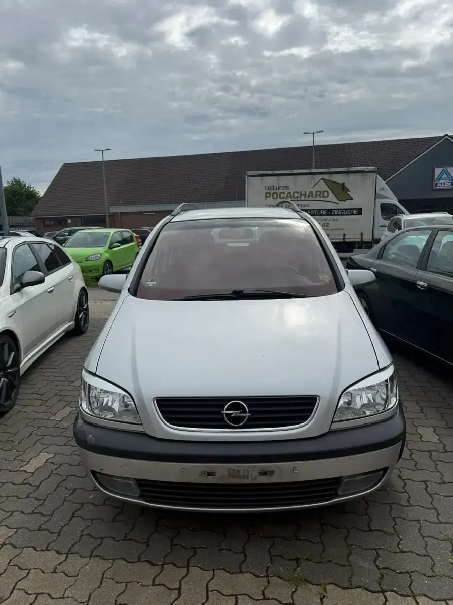Gebraucht Opel Zafira 125 PS (91 kW) 2002 Silber Van / Kleinbus
