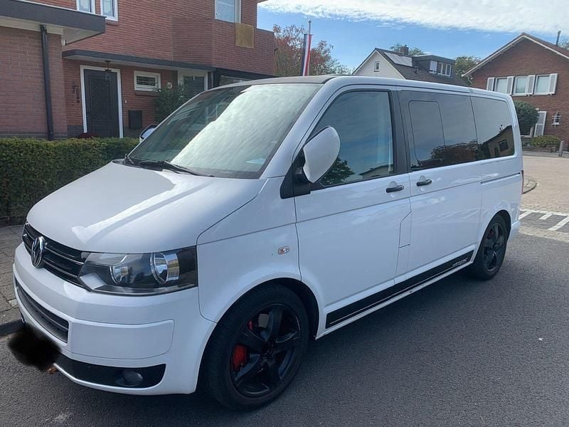 Second-hand VW Multivan Edition 179 CP (131 kW) 2011 Alb Monovolum