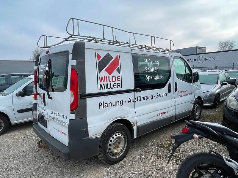 Gebraucht Opel Vivaro 114 PS (83 kW) 2007 Weiß Van / Kleinbus