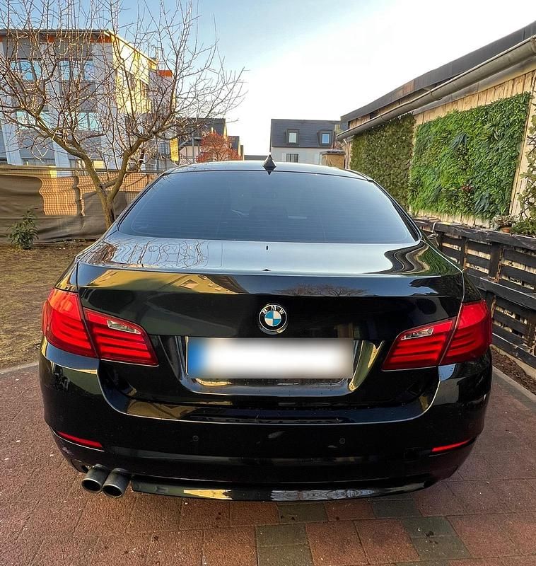 Gebraucht BMW 520 184 PS (135 kW) 2011 Schwarz Limousine