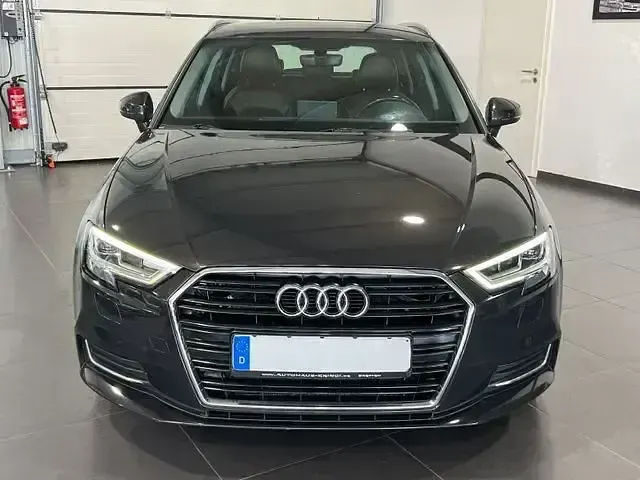 Usata Audi A3 Design 116 CV (85 kW) 2017 Marrone Berlina