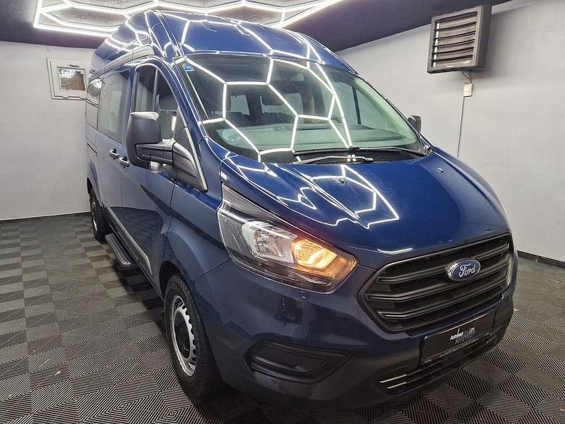 Gebraucht Ford Tourneo 131 PS (96 kW) 2020 Blazerblau Van / Kleinbus