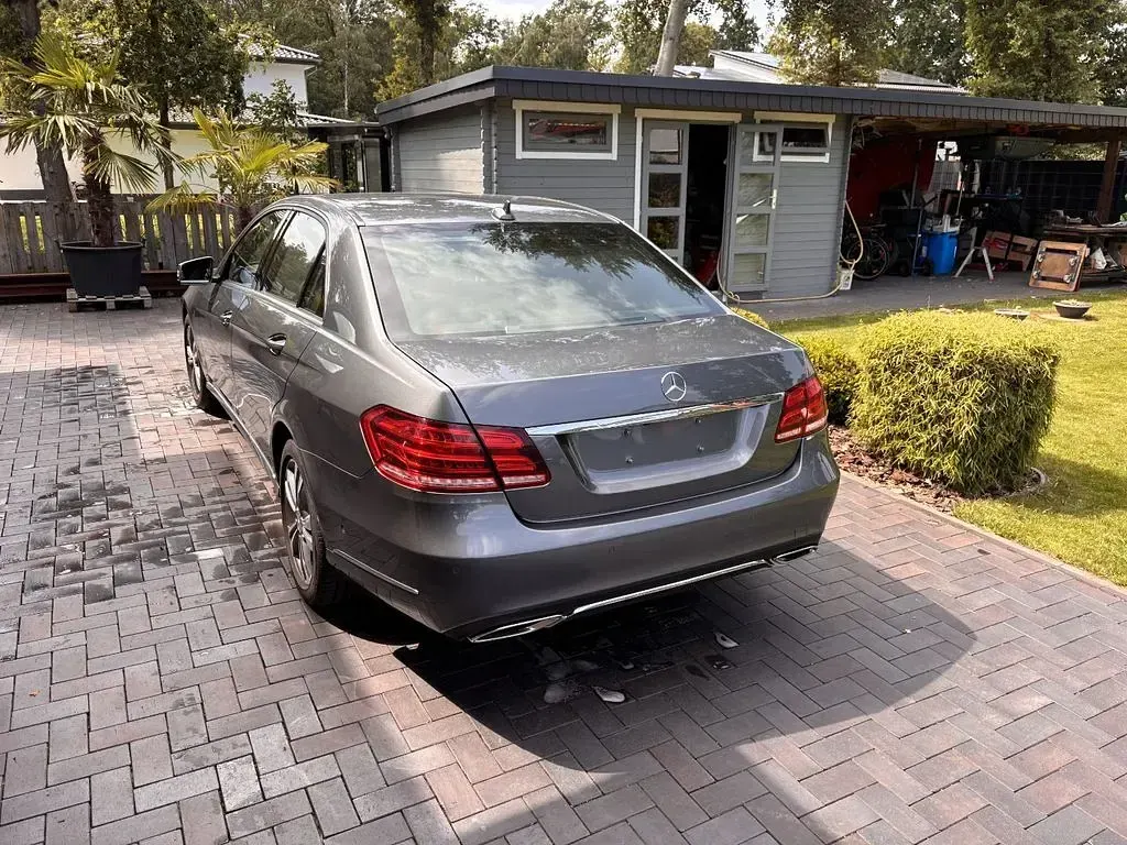 Gebraucht Mercedes E350 Avantgarde 258 PS (189 kW) 2015 Grau Limousine