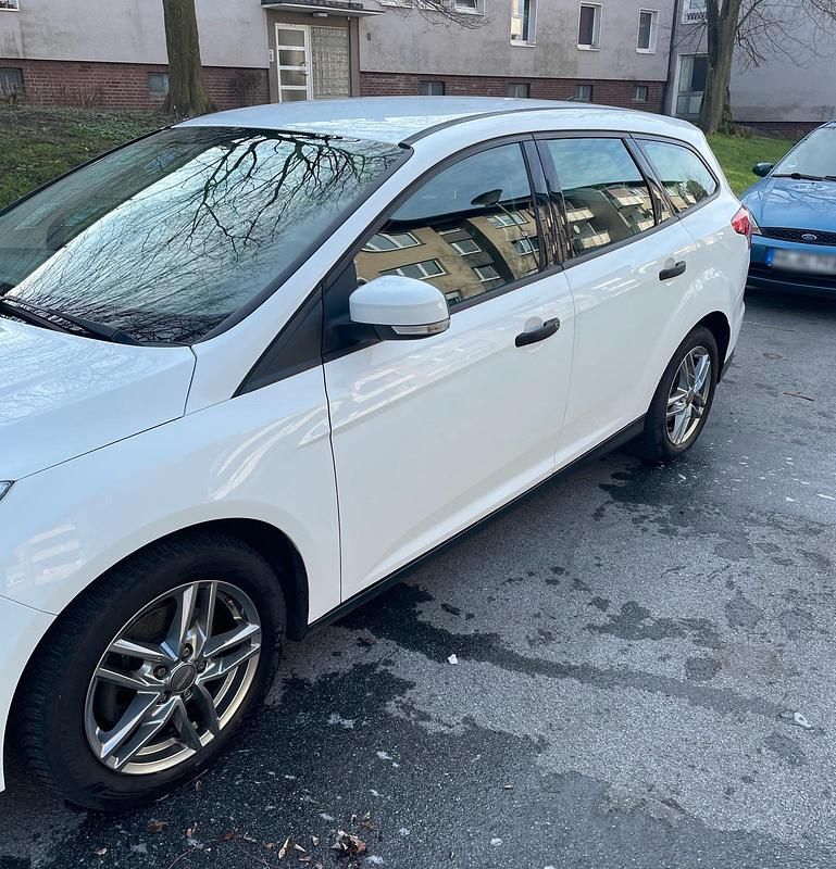 Usata Ford Focus 101 CV (74 kW) 2014 Bianco Station wagon