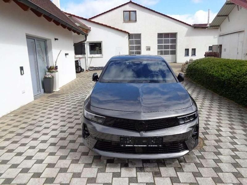 Gebraucht Opel Astra 131 PS (96 kW) 2024 Vulkan grau Kombi