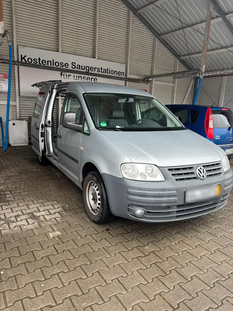Gebraucht VW Caddy Maxi 105 PS (77 kW) 2009 Silber Van / Kleinbus
