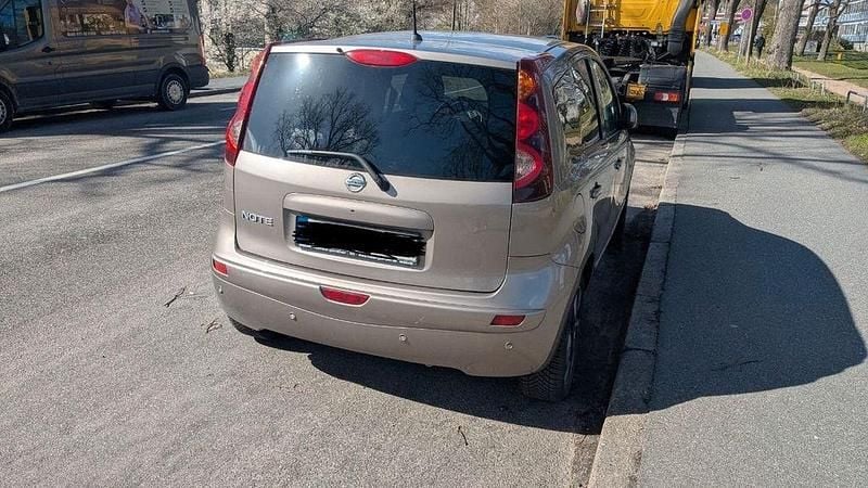 Gebraucht Nissan Note 88 PS (64 kW) 2012 Braun Kleinwagen