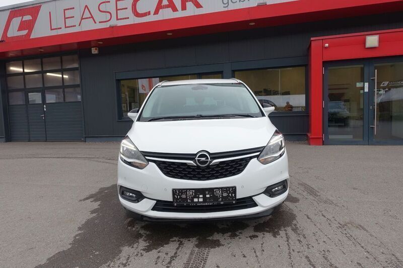 Weiß Gebraucht 2018 Opel Zafira Tourer Edition Van / Kleinbus | 7.500 € (Etwas zu teuer) - Bild 1/4