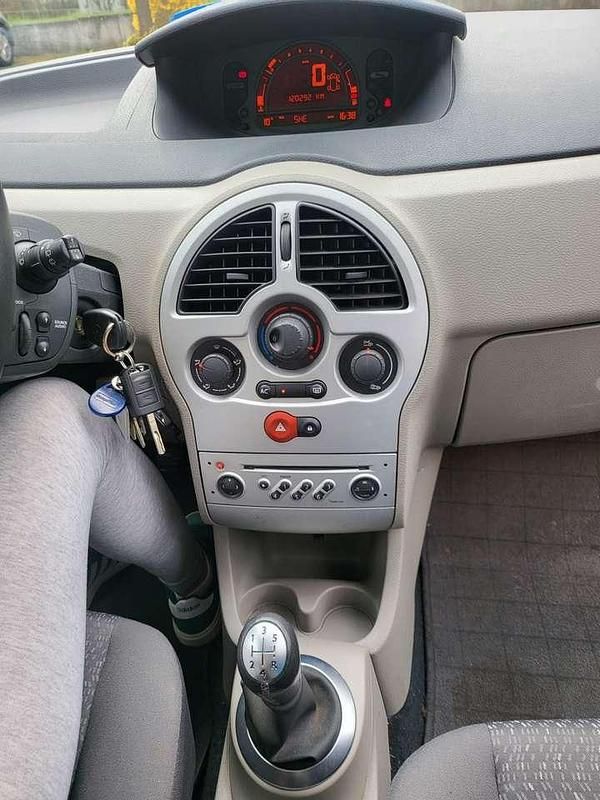 Gebraucht Renault Modus 75 PS (55 kW) 2005 Grau Van / Kleinbus