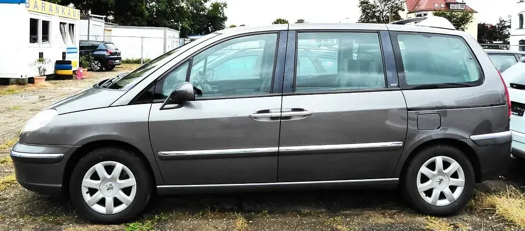 Gebraucht Peugeot 807 Tendance 170 PS (125 kW) 2009 Moondust Van / Kleinbus