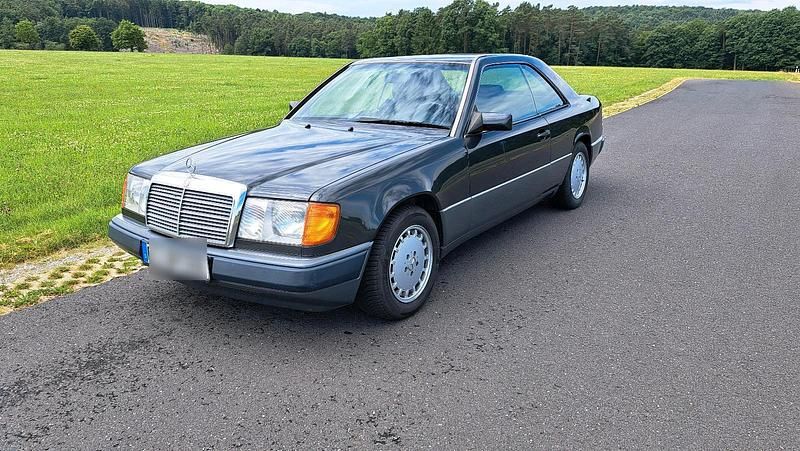 Schwarz Gebraucht 1992 Mercedes 230 Coupé | 10.500 € - Bild 1/4
