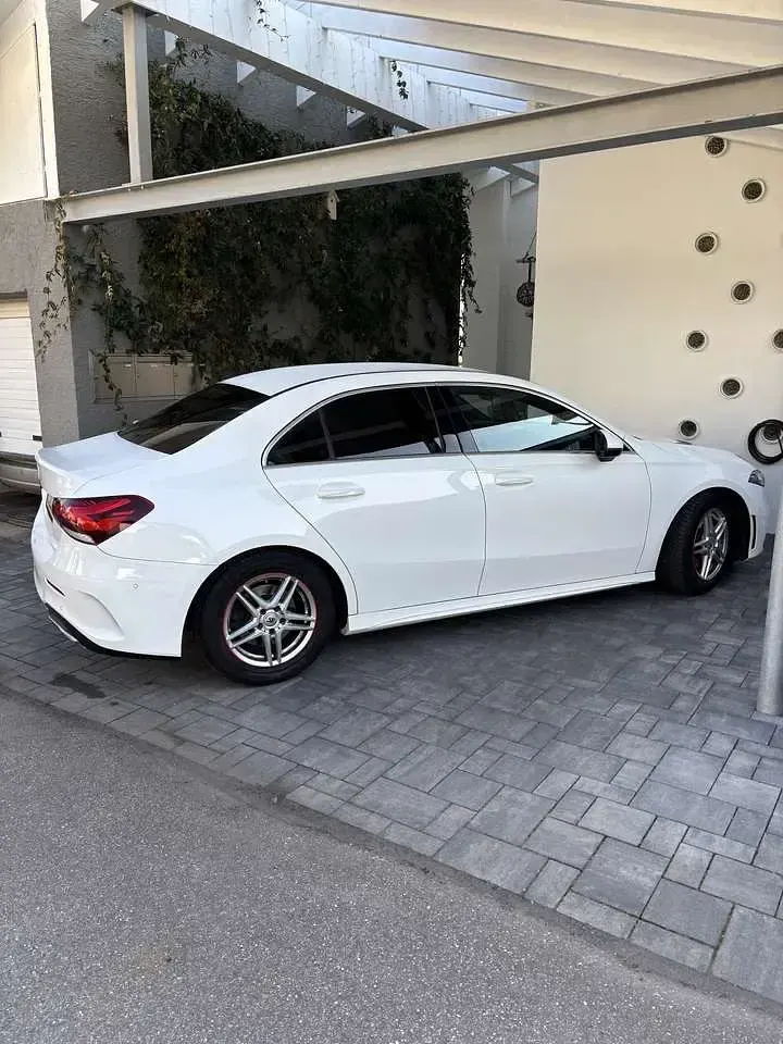 Gebraucht Mercedes A200 163 PS (119 kW) 2018 Weiß Limousine