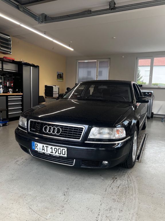 Schwarz Gebraucht 2000 Audi A8 Limousine | 8.200 € (Fairer Preis) - Bild 1/4