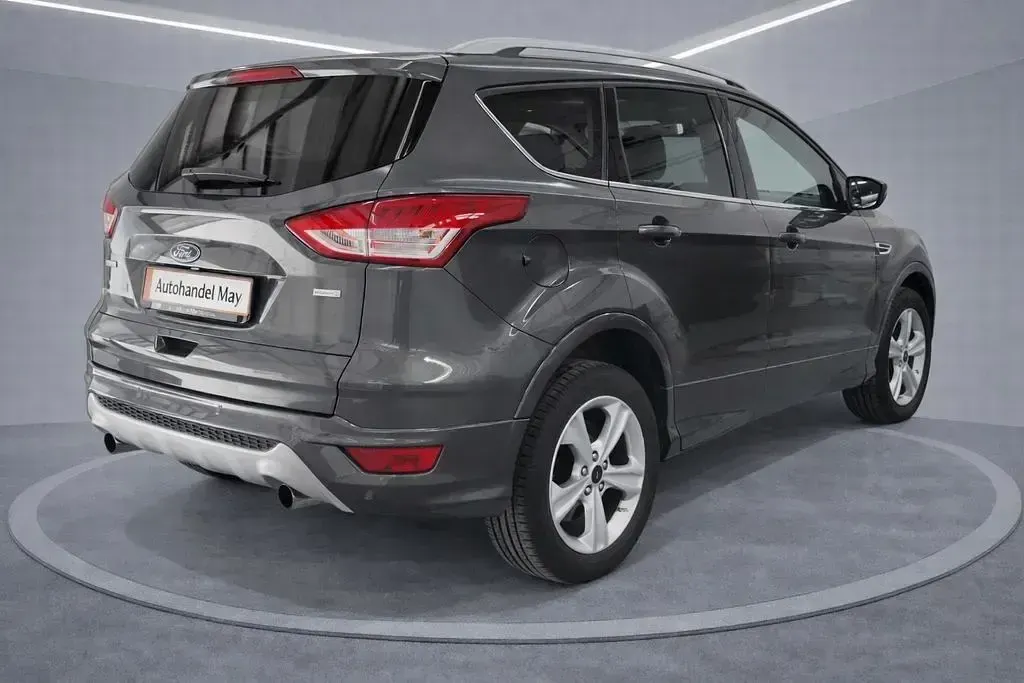 Używany Ford Kuga Individual 182 KM (133 kW) 2016 Szary SUV