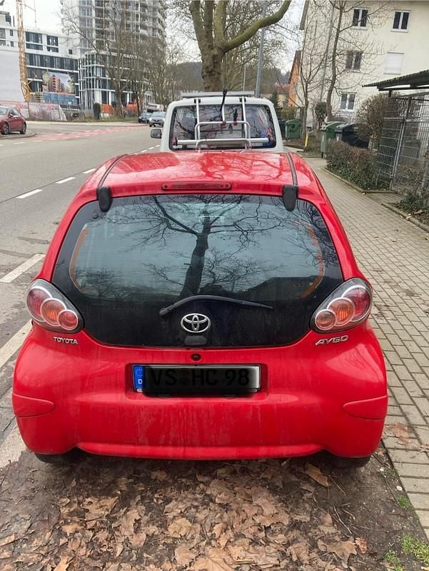 Gebraucht Toyota Aygo 68 PS (50 kW) 2014 Rot Kleinwagen