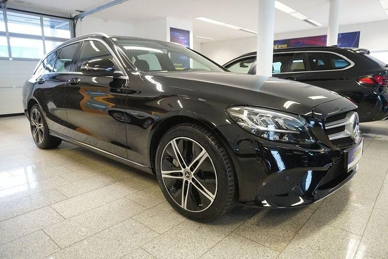 Gebraucht Mercedes C300e 320 PS (235 kW) 2019 Schwarz Kombi