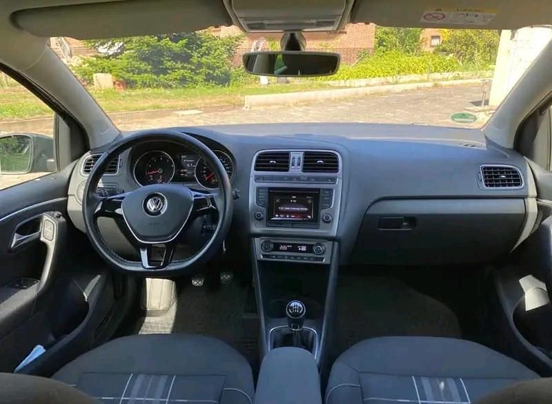 Gebraucht VW Polo LOUNGE 60 PS (44 kW) 2016 Grau Kleinwagen