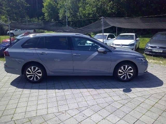 Gebraucht VW Golf VIII Active 110 PS (80 kW) 2022 Mondsteingrau Kombi
