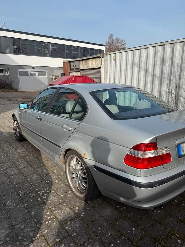 Gebraucht BMW 320 170 PS (125 kW) 2003 Silber Limousine