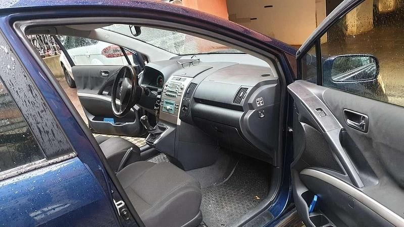 Gebraucht Toyota Corolla 110 PS (80 kW) 2004 Blau Kombi