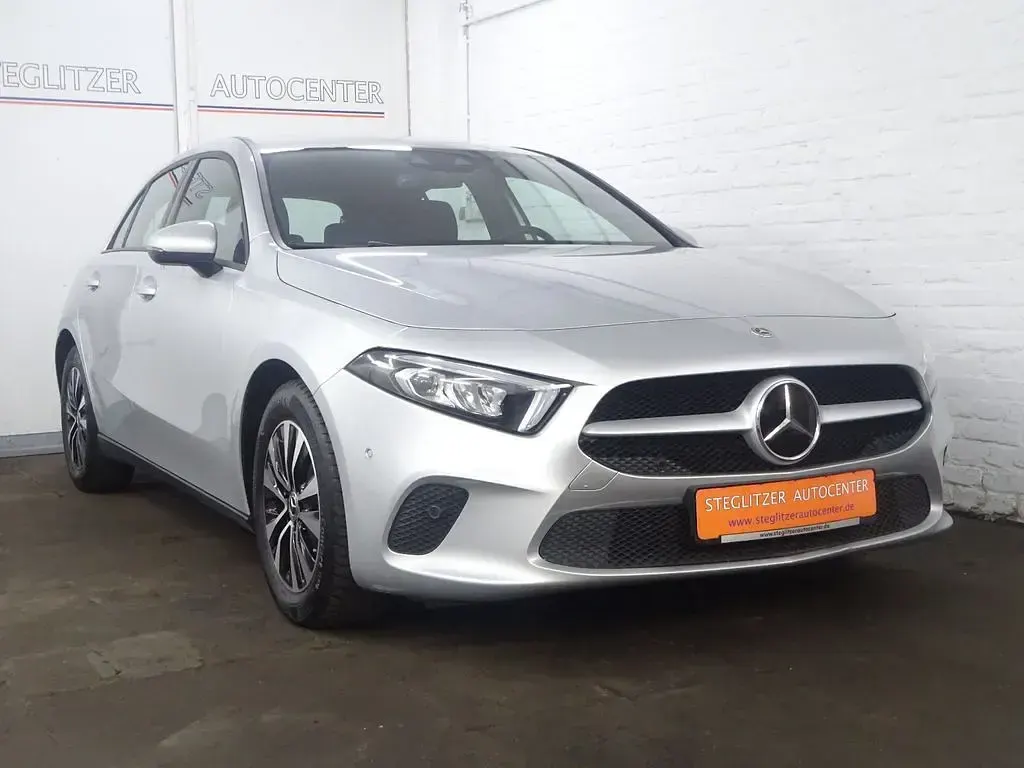 Gebraucht Mercedes A200 150 PS (110 kW) 2022 Silber Limousine