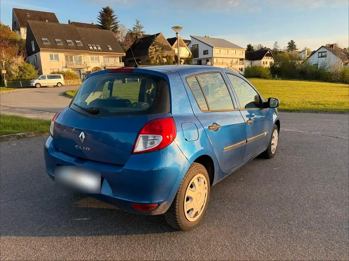 Gebraucht Renault Clio II 75 PS (55 kW) 2009 Blau Kleinwagen