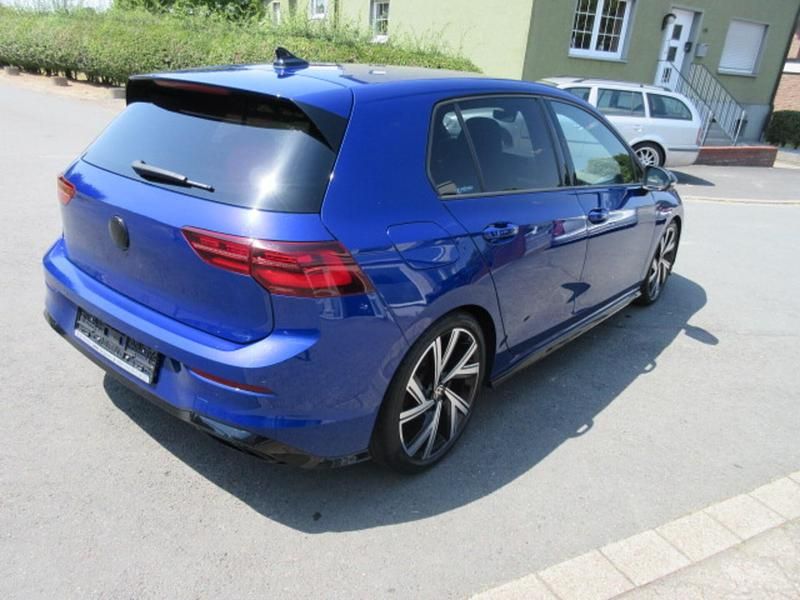 Gebraucht VW Golf VIII R-line 150 PS (110 kW) 2022 Lapiz blue metallic Limousine