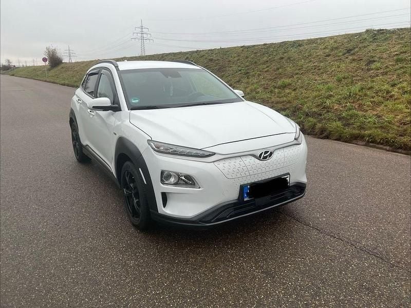 Weiß Gebraucht 2020 Hyundai Kona SUV | 16.900 € (Fairer Preis) - Bild 1/4