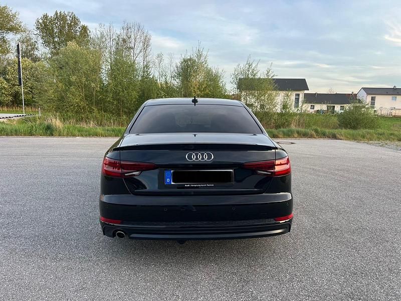 Gebraucht Audi A4 Black Edition 150 PS (110 kW) 2017 Schwarz Limousine