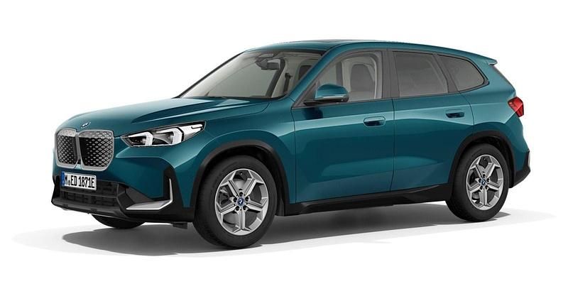Blau Gebraucht 2024 BMW iX1 Comfort Edition SUV | 48.386 € (Teuer) - Bild 1/4