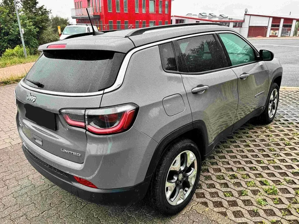 Gebraucht Jeep Compass Limited 170 PS (125 kW) 2020 Grau SUV