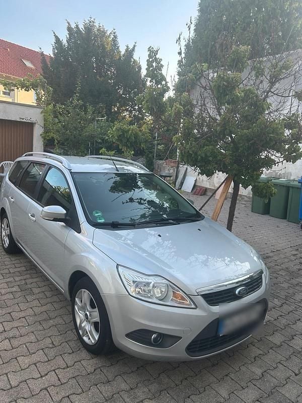Silber Gebraucht 2009 Ford Focus Kombi | 1.720 € (Guter Preis) - Bild 1/4