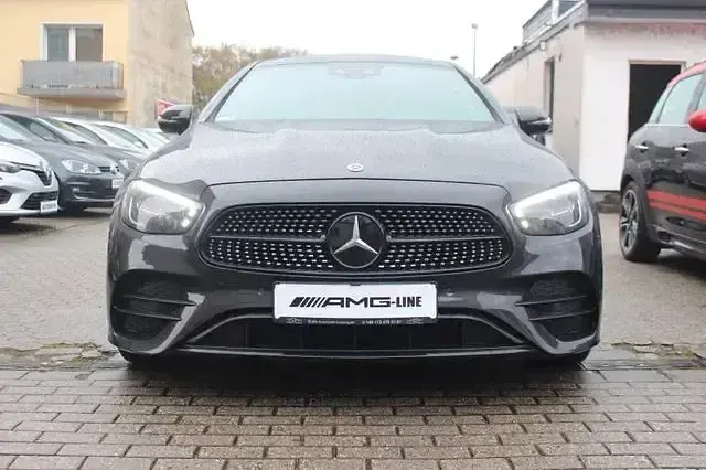 Gebraucht Mercedes E220 AMG 194 PS (142 kW) 2022 Grau