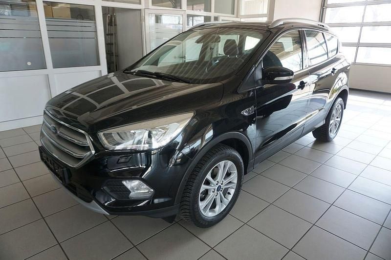 Gebraucht Ford Kuga Titanium 150 PS (110 kW) 2019 Schwarz SUV