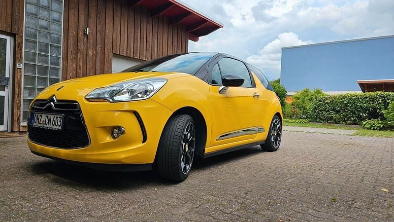 Gelb Gebraucht 2012 Citroën DS3 So Chic Kleinwagen | 3.600 € (Superpreis) - Bild 1/4