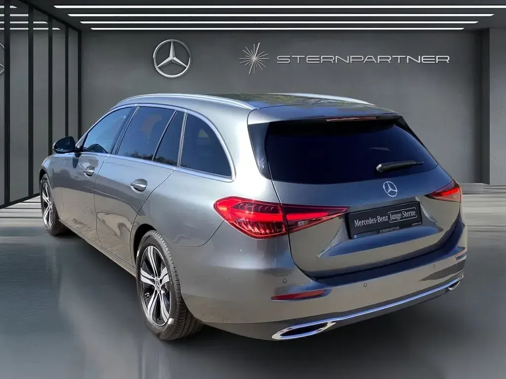 Gebraucht Mercedes C220 Avantgarde 197 PS (144 kW) 2025 Grau Limousine