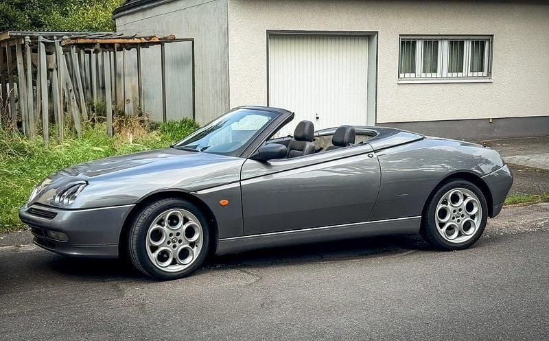 Gebraucht Alfa Romeo Spider 155 PS (114 kW) 2000 Grau Cabrio