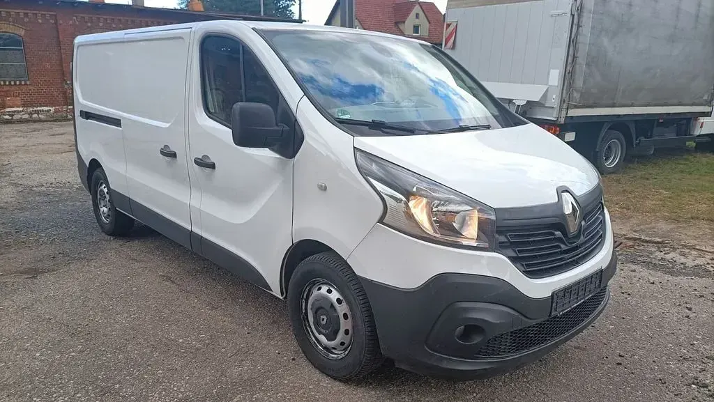Gebraucht Renault Trafic 120 PS (88 kW) 2017 Weiß Van / Kleinbus