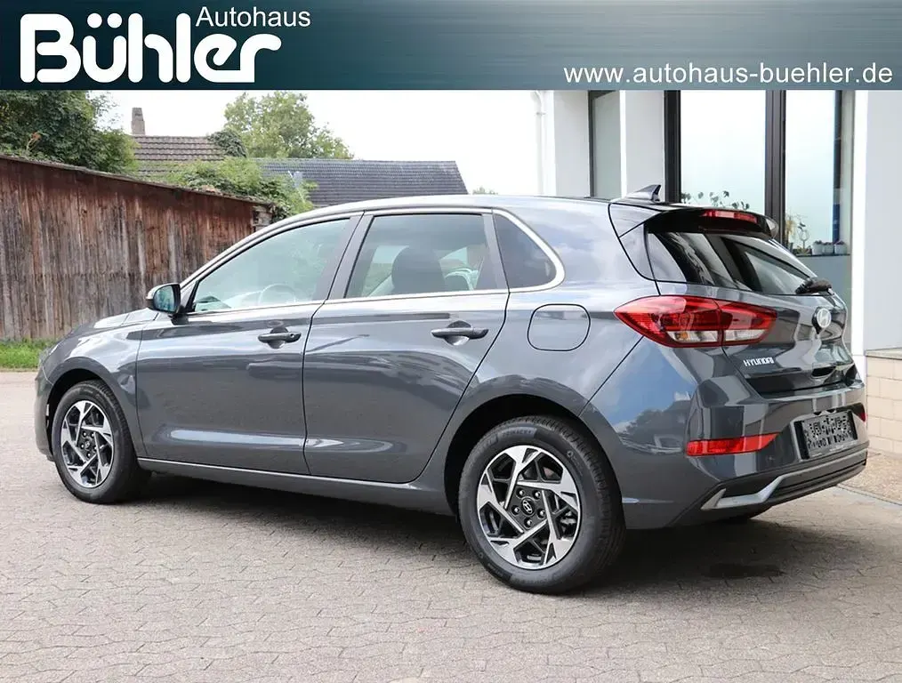 Neu Hyundai i30 Trend 140 PS (102 kW) 2025 Ecotronic grey mineraleffekt Limousine