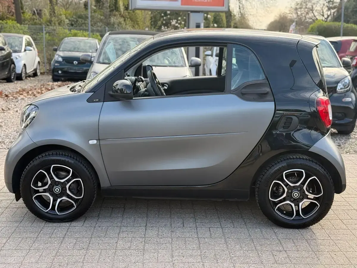 Gebraucht Smart ForTwo Coupé Prime 90 PS (66 kW) 2018 Grau Coupé
