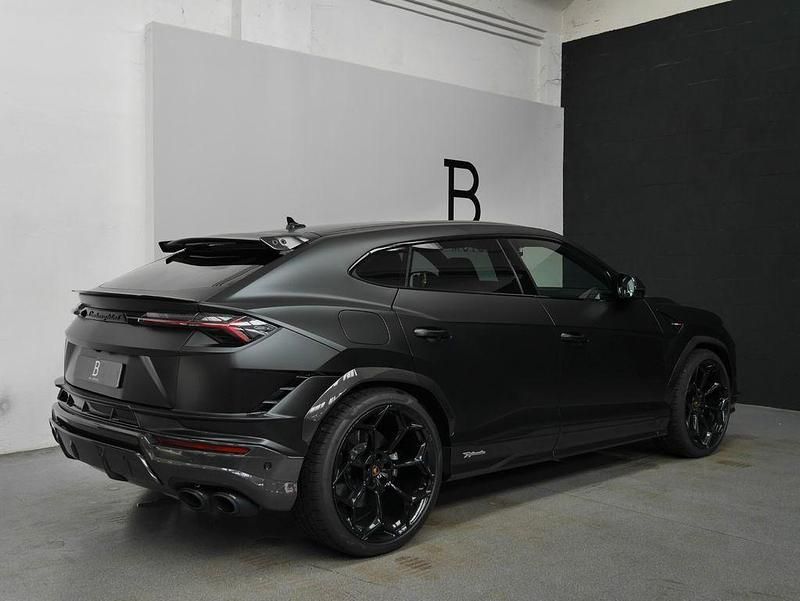Gebraucht Lamborghini Urus 666 PS (489 kW) 2024 Schwarz SUV