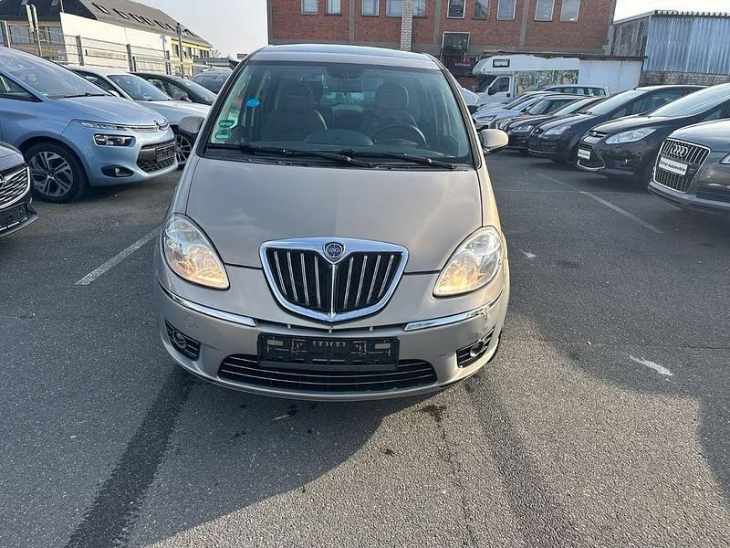 Gebraucht Lancia Musa 95 PS (69 kW) 2010 Van / Kleinbus