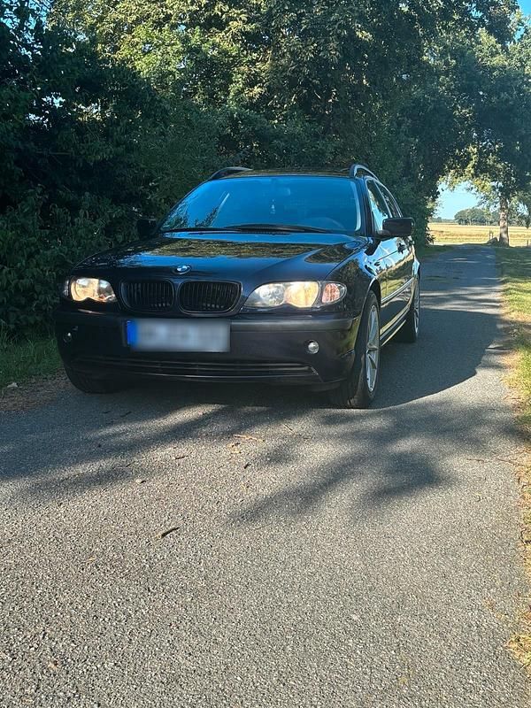 Blau Gebraucht 2005 BMW 316 Kombi | 1.900 € (Guter Preis) - Bild 1/4