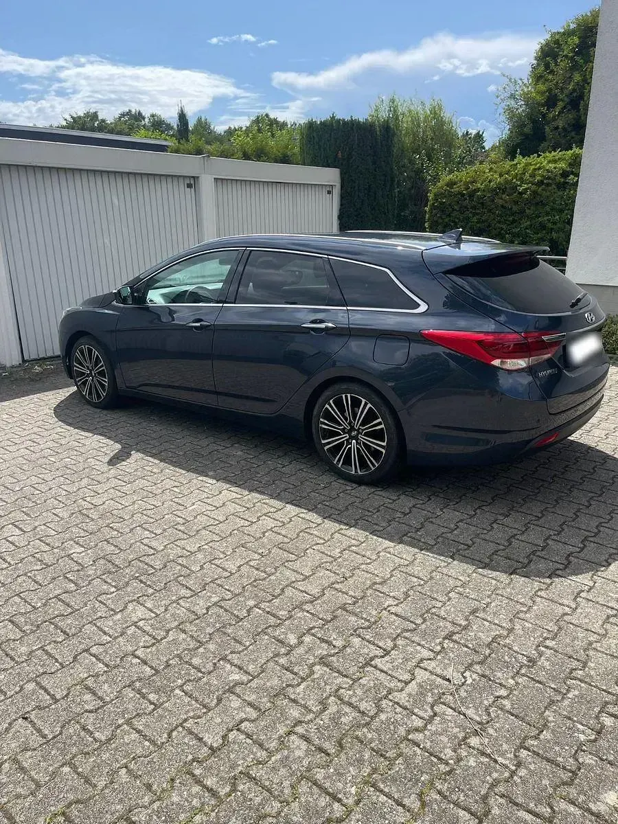 Occasion Hyundai i40 Premium 165 ch (121 kW) 2017 Bleue Break