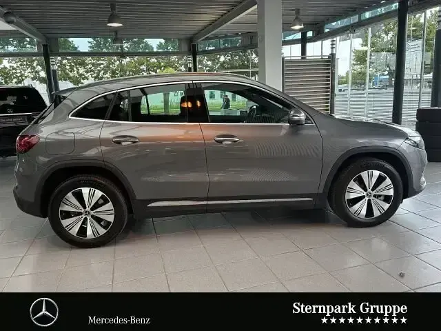 Gebraucht Mercedes EQA250 Progressive 150 kW (204 PS) 2025 lack mountaingrau SUV