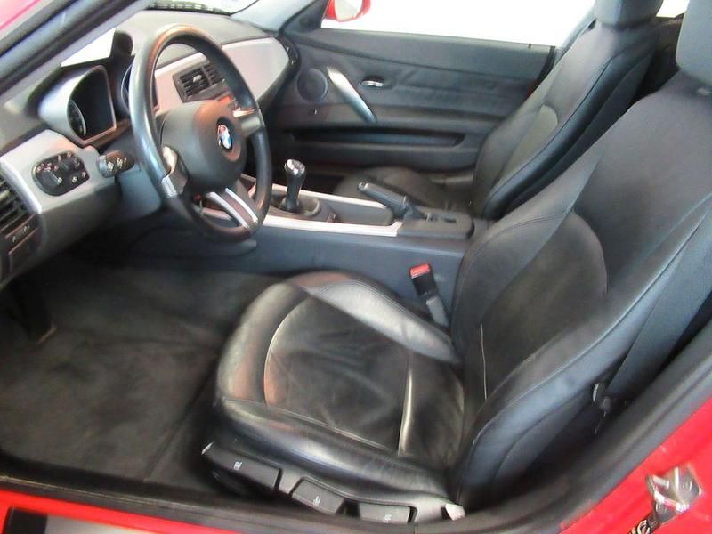 Gebraucht BMW Z4 Sport Line 265 PS (194 kW) 2006 Rot Coupé